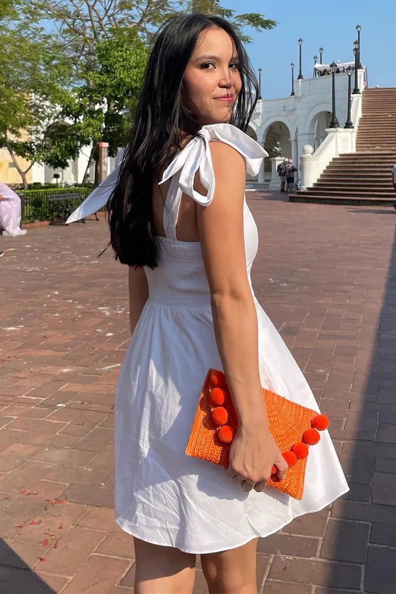 Vestido de fiesta de corte A con escote cuadrado y tirantes de lazo